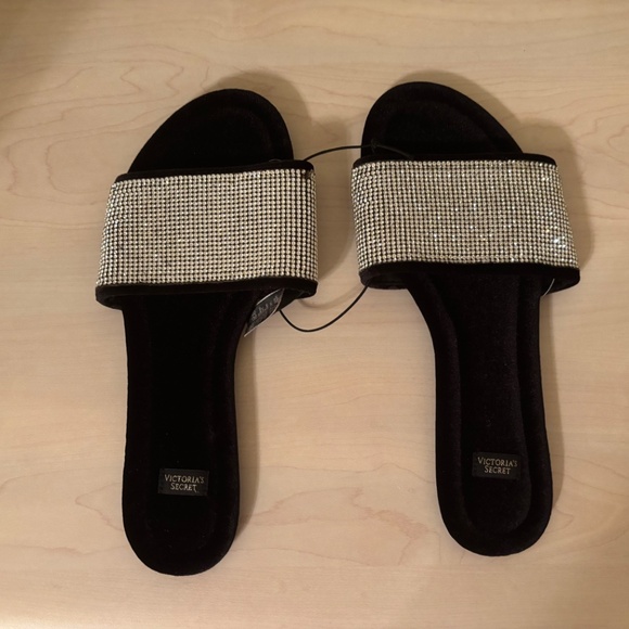 New Victoria’s Secret Silver Rhinestone and Black Velvet Shoes Woman’s S or 5/6 - Picture 2 of 4